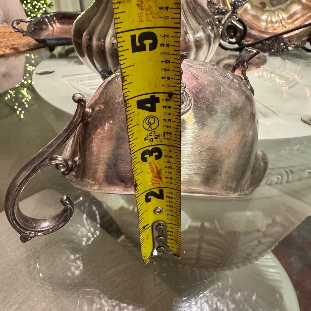 Elegant Vintage Silver Gravy Boat - Picture 11 of 11